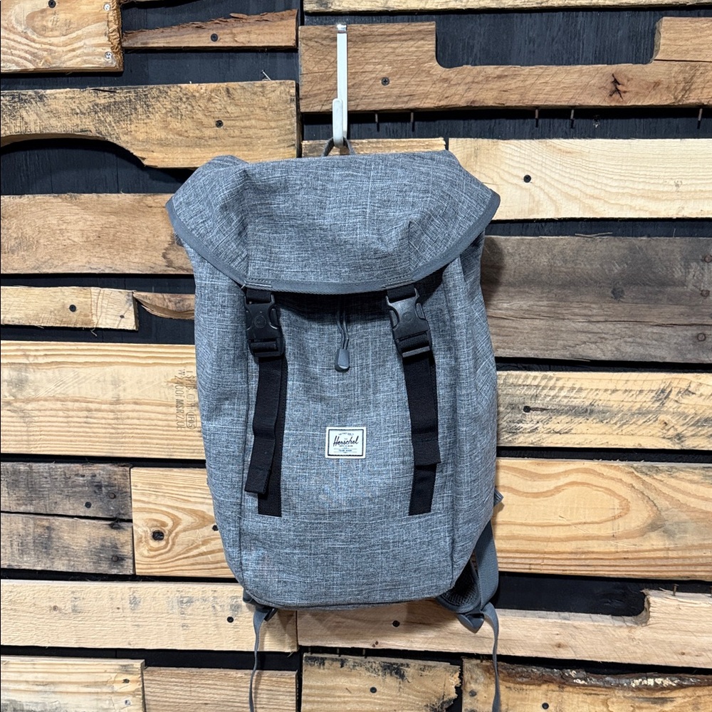 Herschel Retreat Backpack In Raven‎ Crosshatch